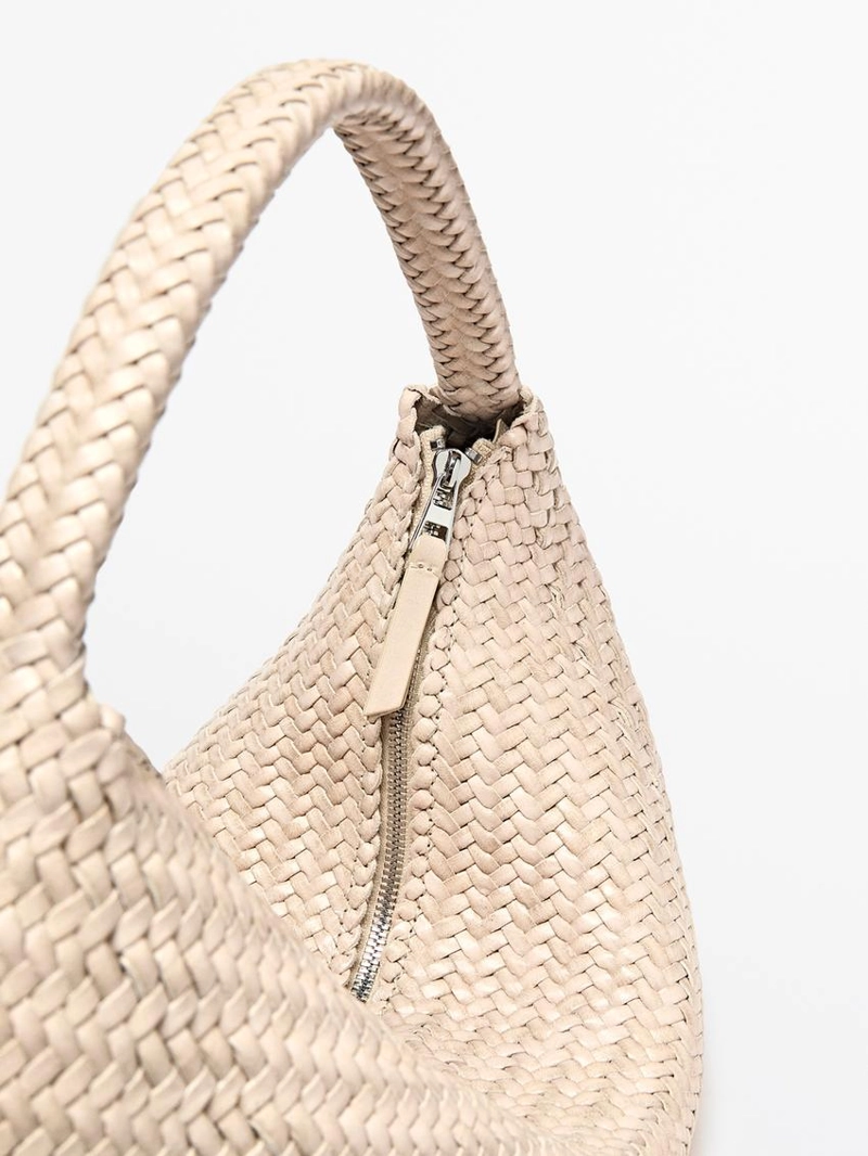 Сумка полумесяц из плетеной кожи