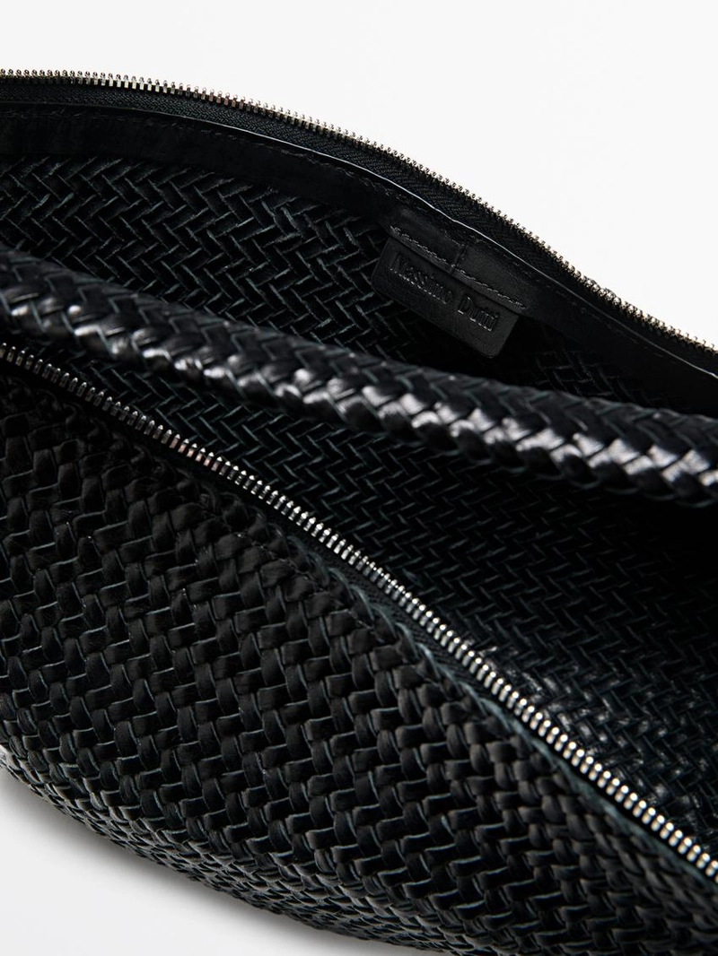 Сумка полумесяц из плетеной кожи