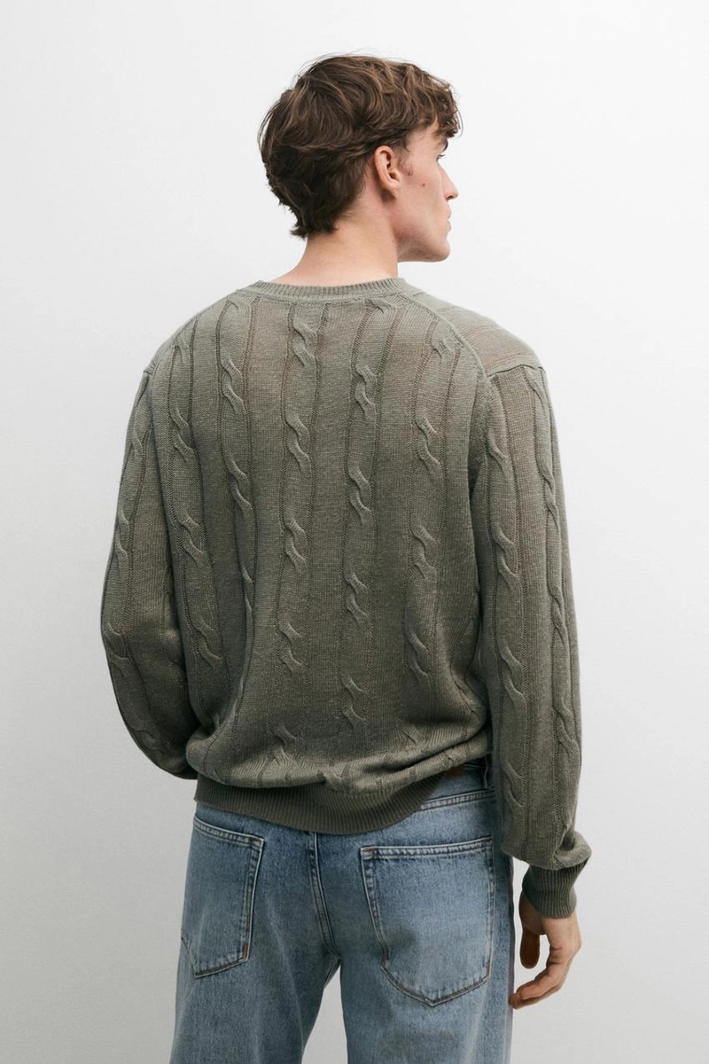 Пуловер с косами из льна