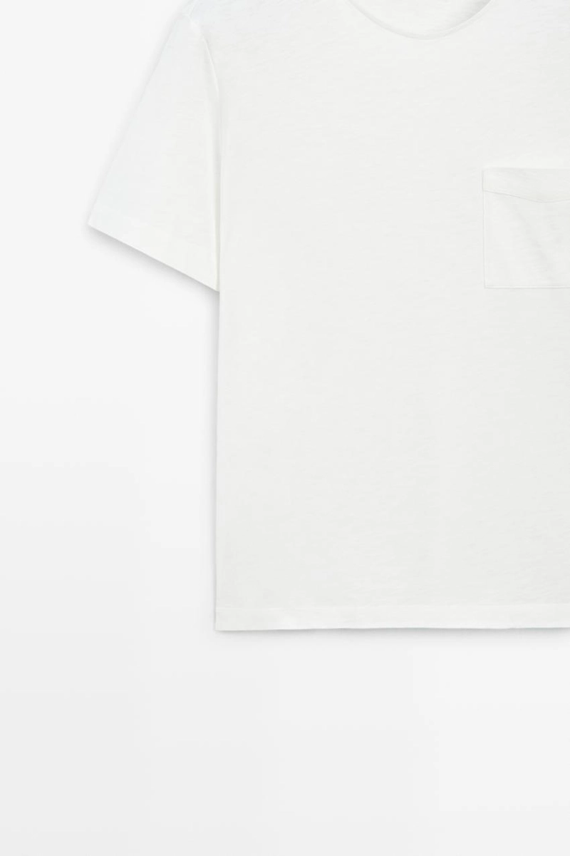 Футболка с короткими рукавами и карманом