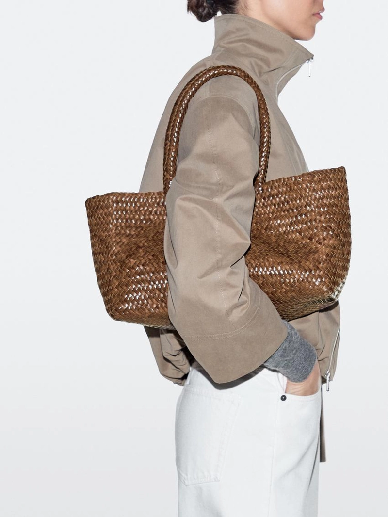 Средняя сумка из плетёной телячьей кожи