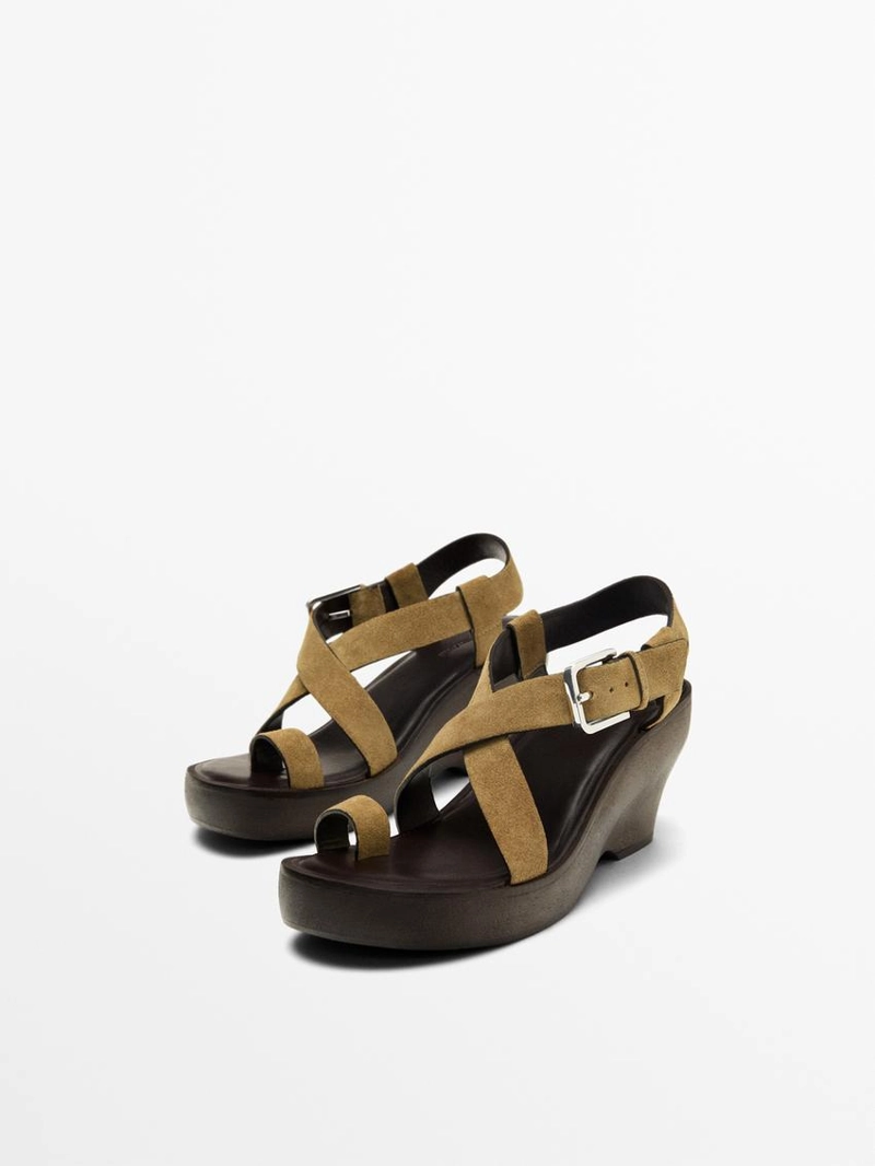 Босоножки на деревянном каблуке