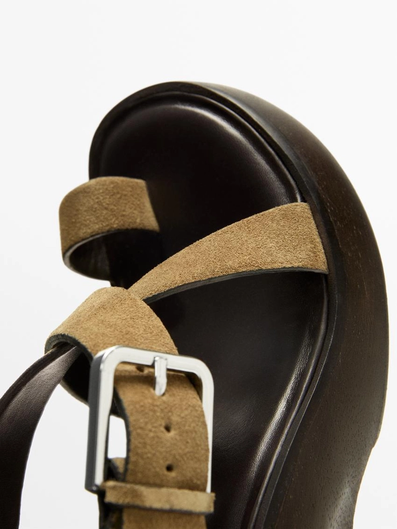 Босоножки на деревянном каблуке