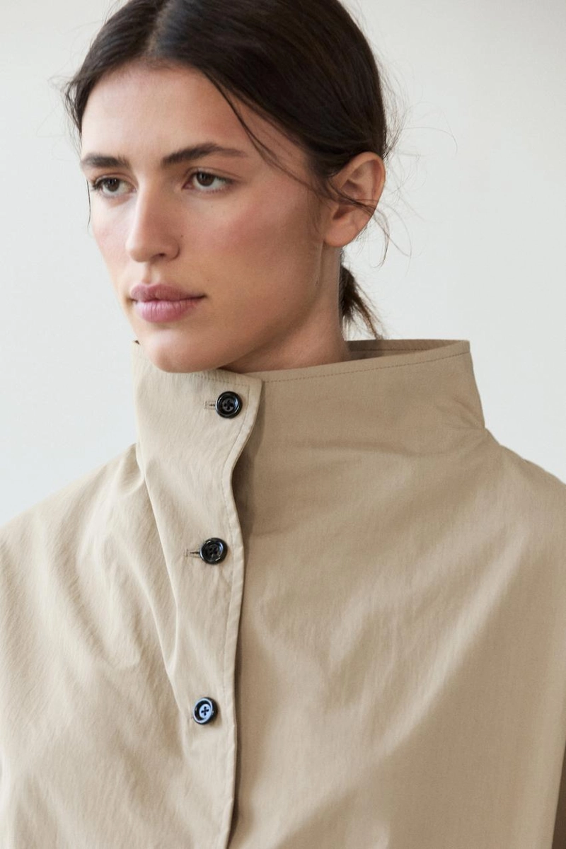 Бомбер с узким воротником