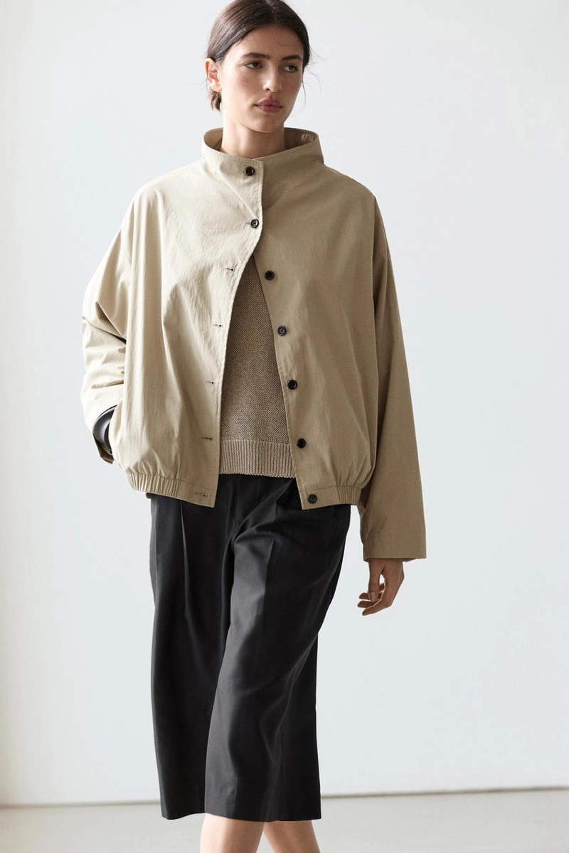 Бомбер с узким воротником