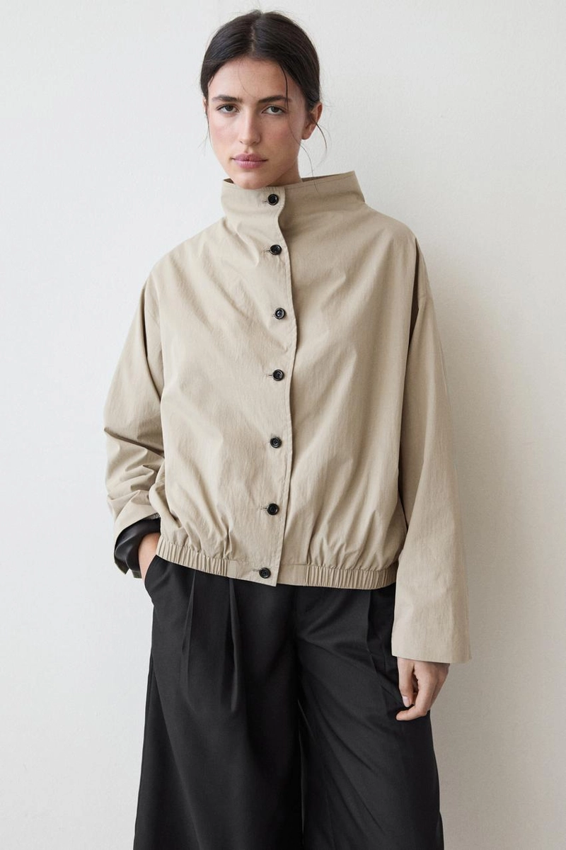 Бомбер с узким воротником