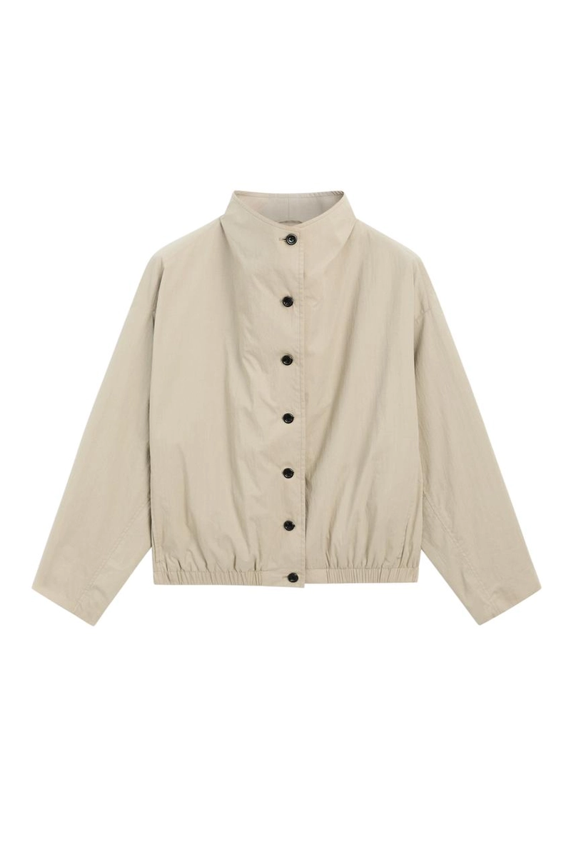 Бомбер с узким воротником