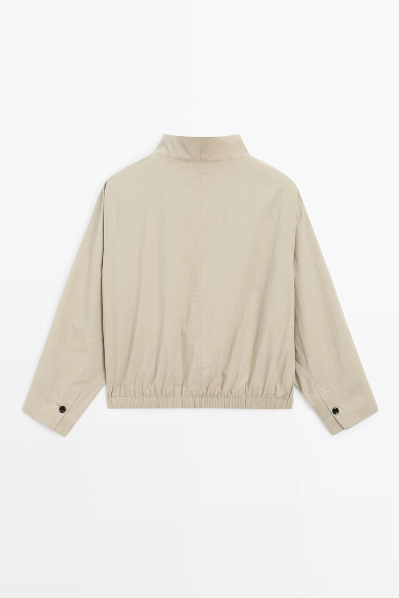 Бомбер с узким воротником