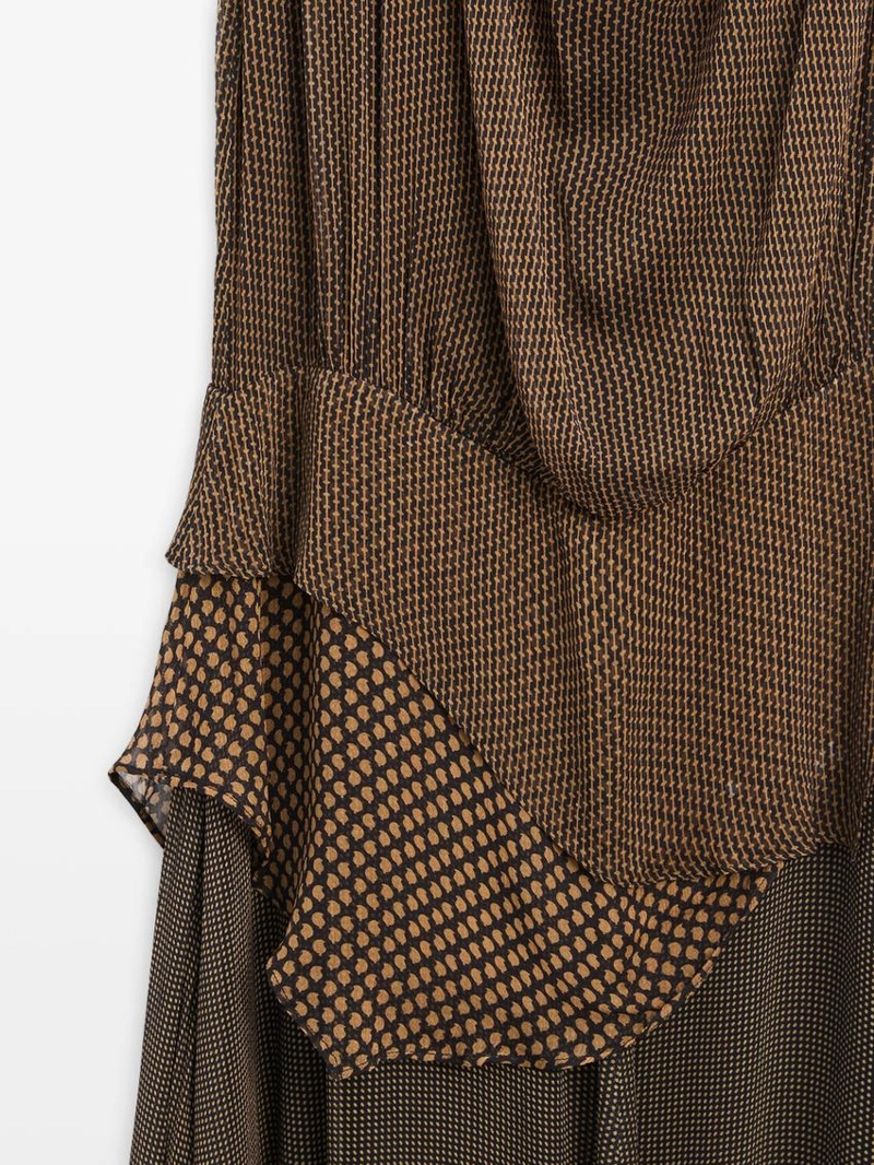 Платье с многослойными оборками и драпировкой