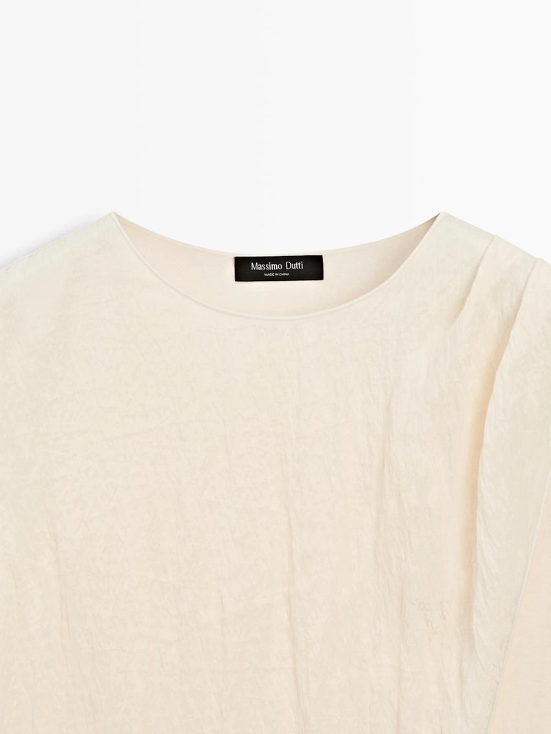 Топ с перекрестными лямками и деталью на плече