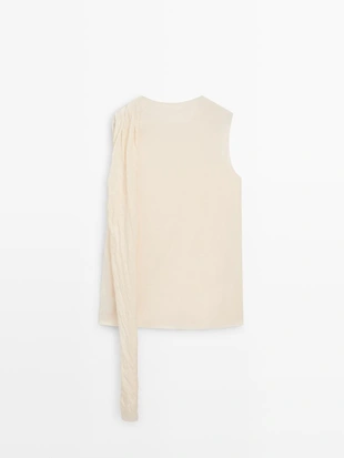 Топ с перекрестными лямками и деталью на плече- Заказать в России