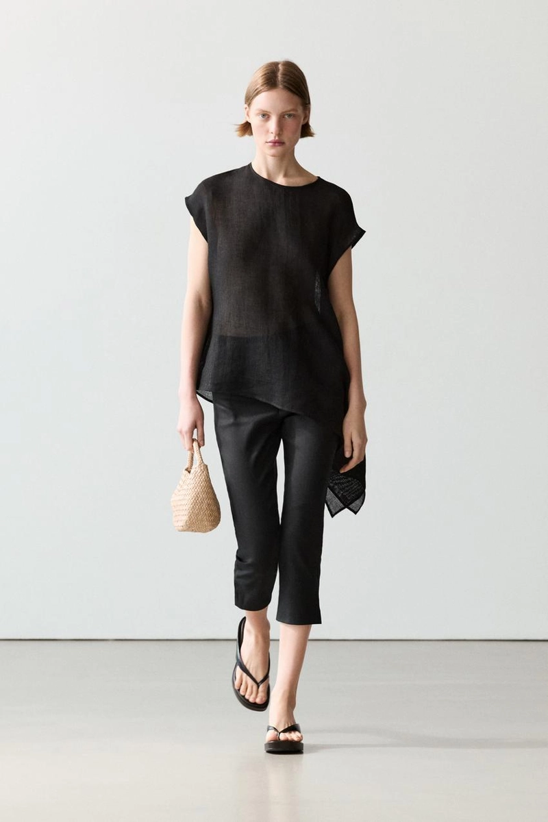 Топ из льна с ассиметричным подолом