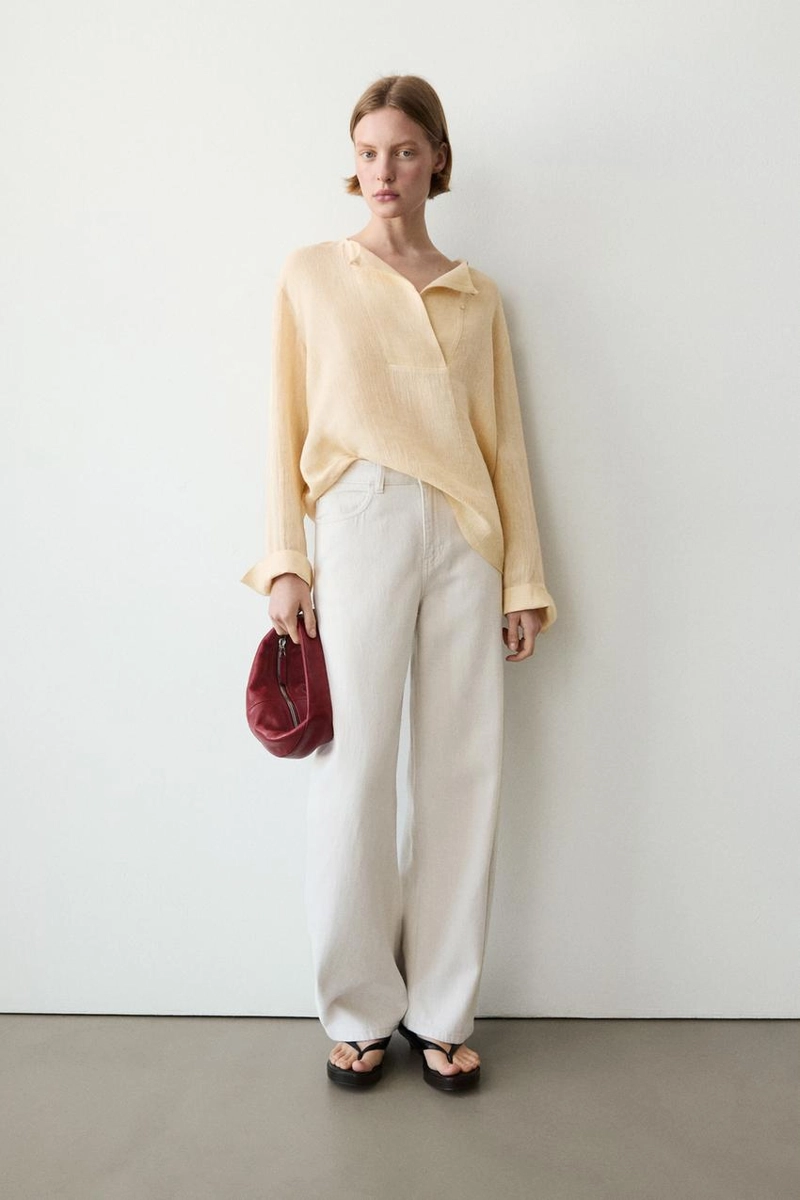 Приталенный льняной блуз с деталями на груди