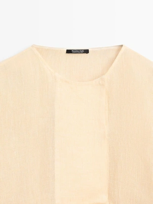 Приталенный льняной блуз с деталями на груди- Заказать в России