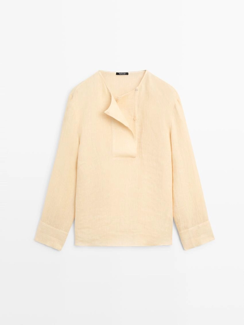 Приталенный льняной блуз с деталями на груди