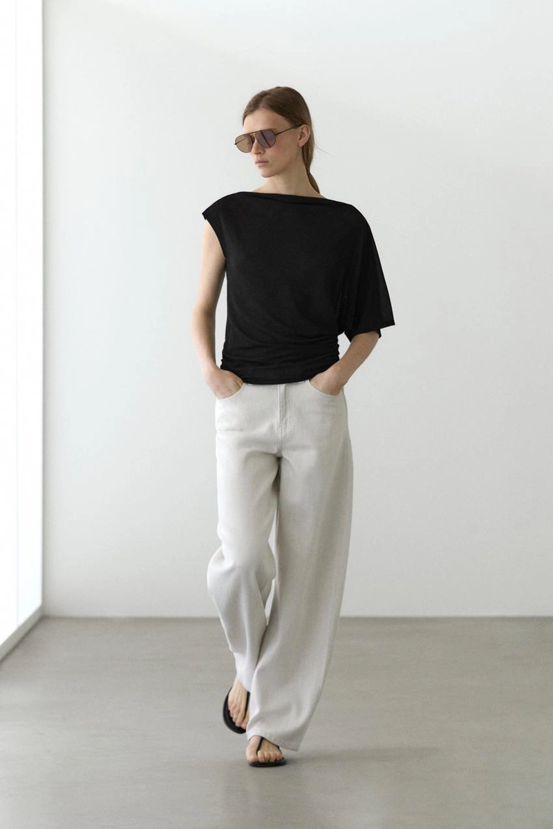 Легкая асимметричная металлизированная футболка