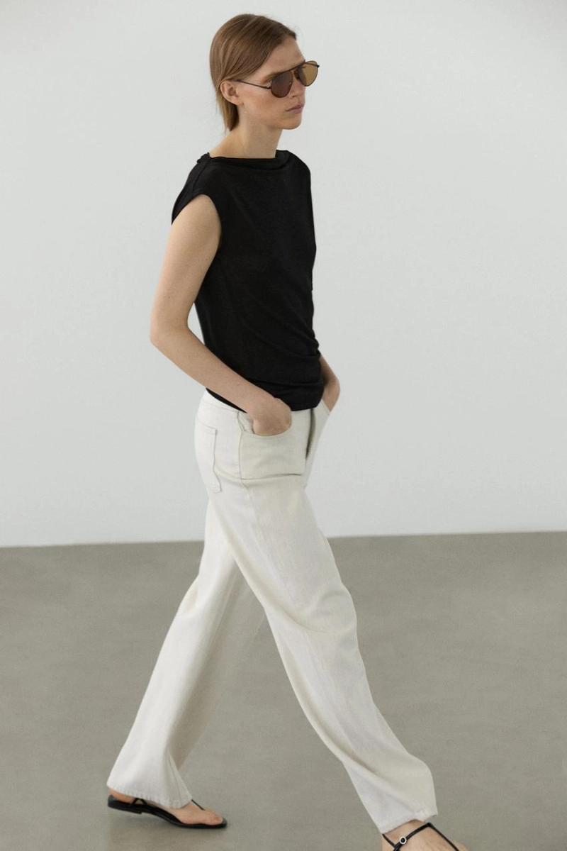 Легкая асимметричная металлизированная футболка