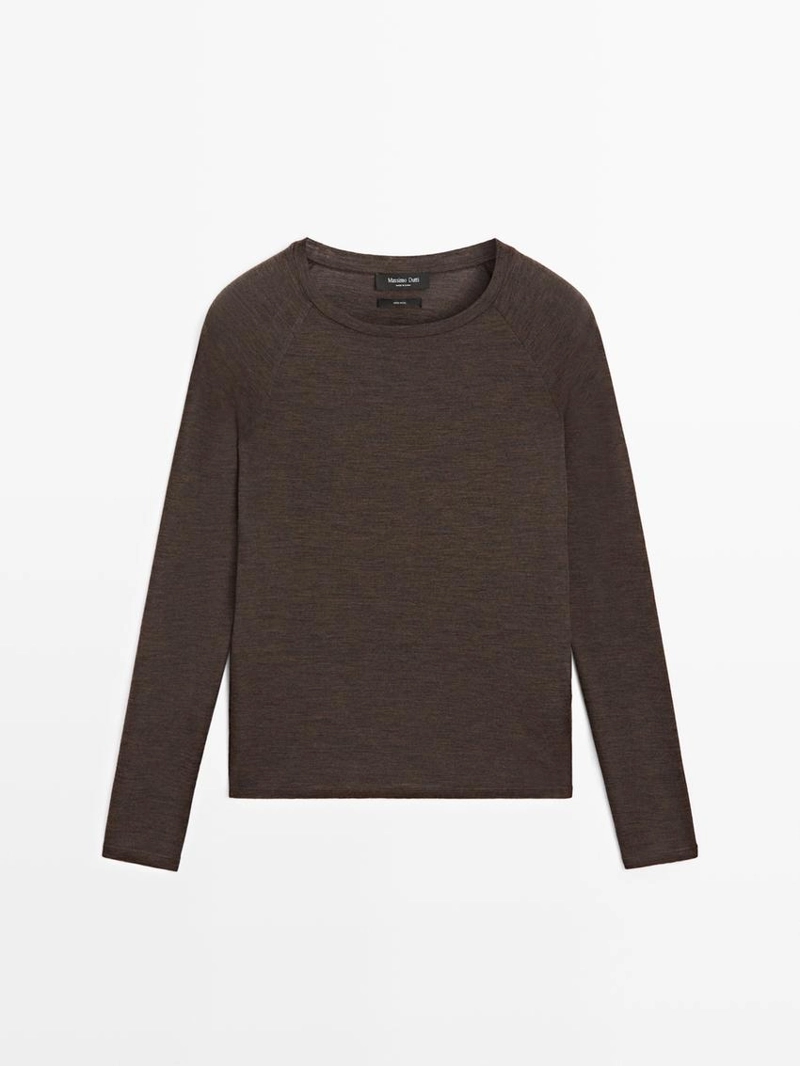 Водолазка из шерсти с реглановыми рукавами