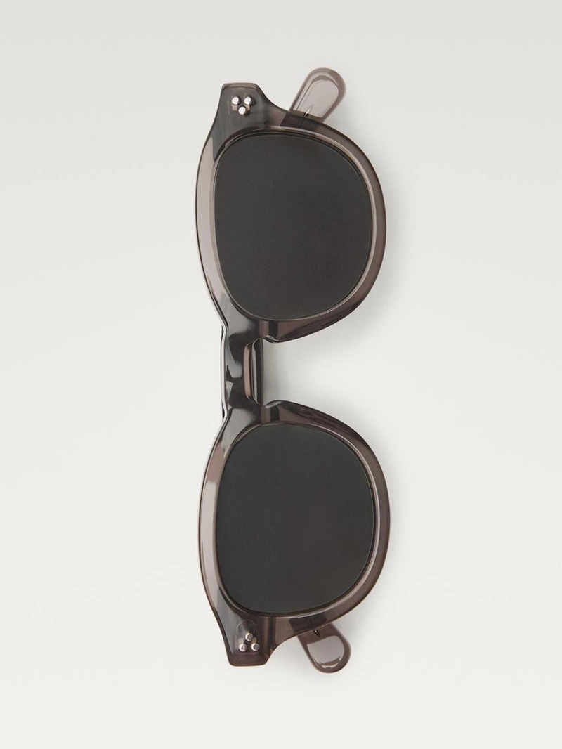 Солнцезащитные очки круглой формы