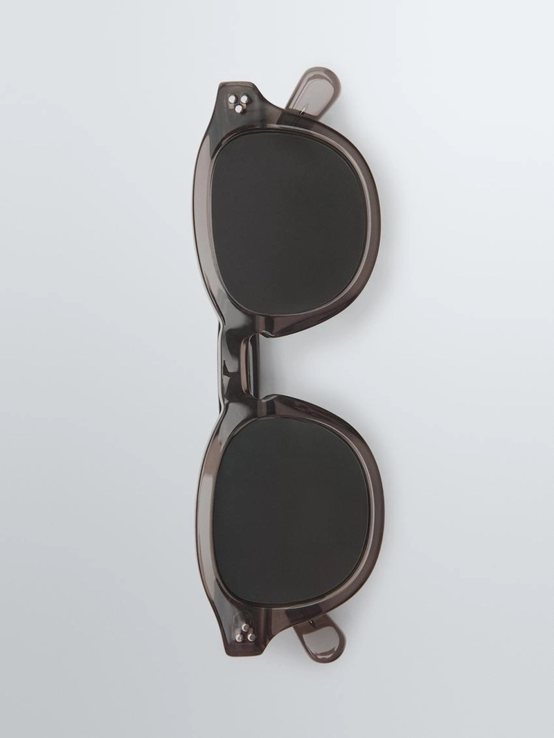 Солнцезащитные очки круглой формы