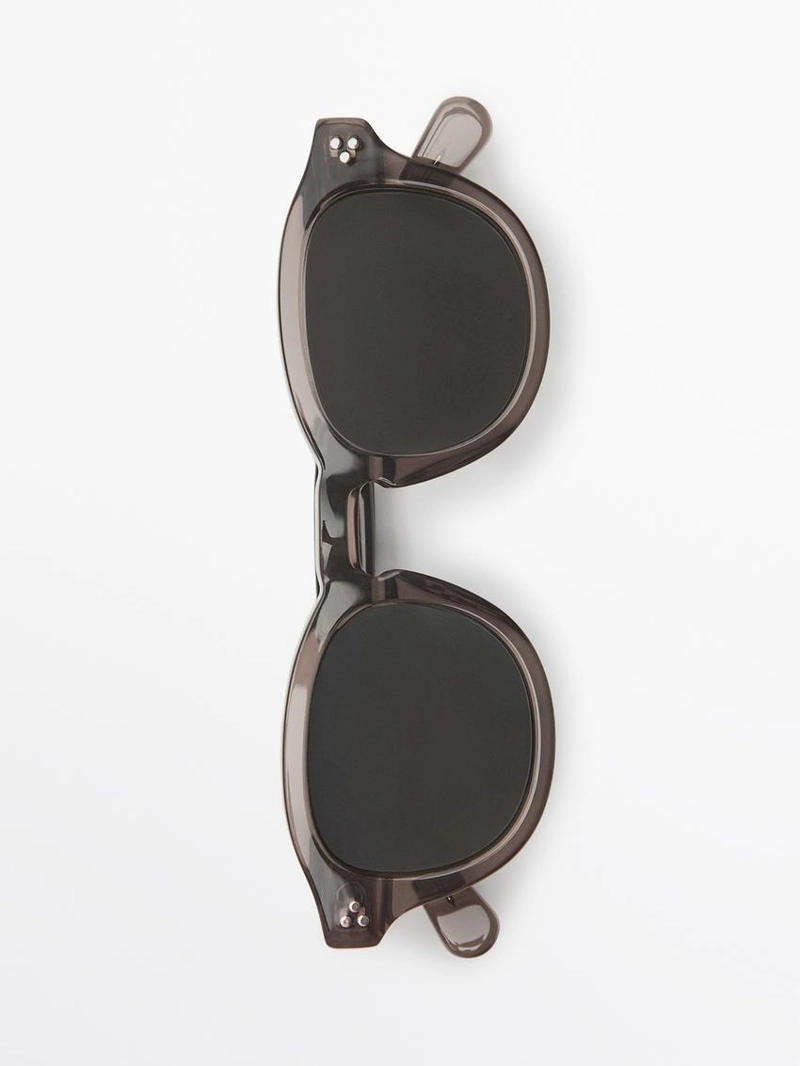 Солнцезащитные очки круглой формы