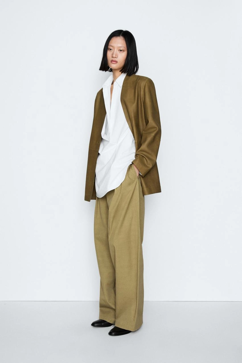 Замшевый блейзер с деталями на пуговицах - studio