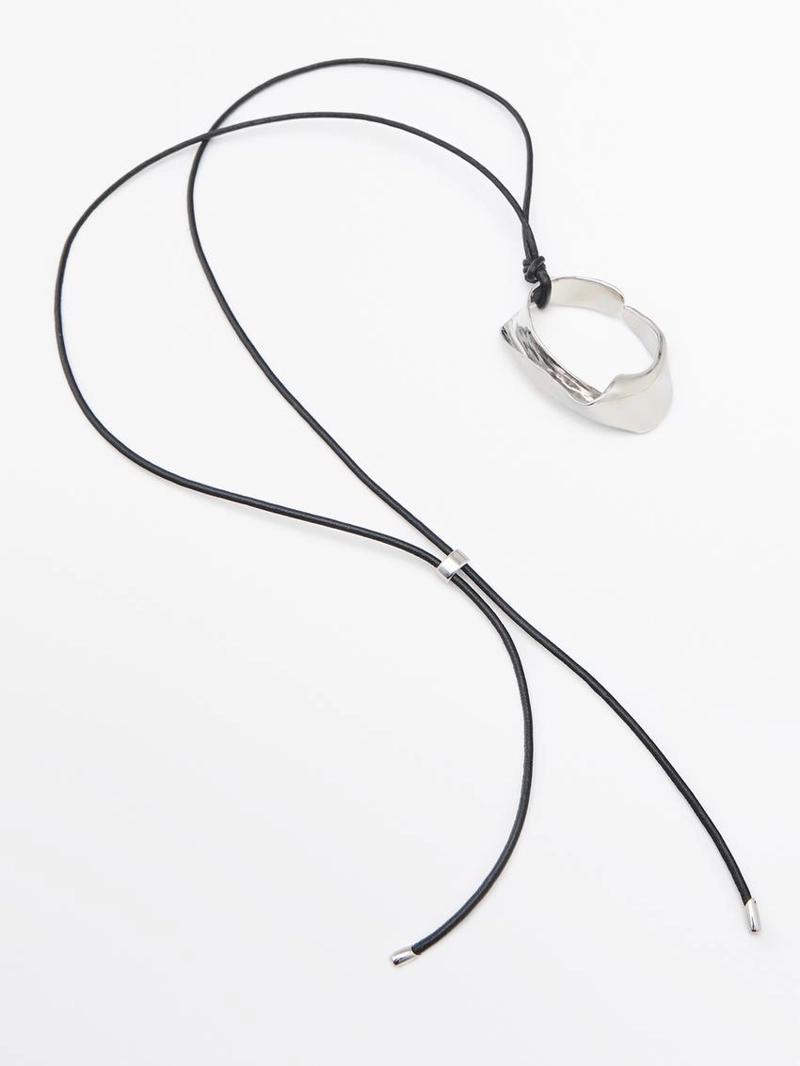 Кожаное ожерелье с неправильным подвеской