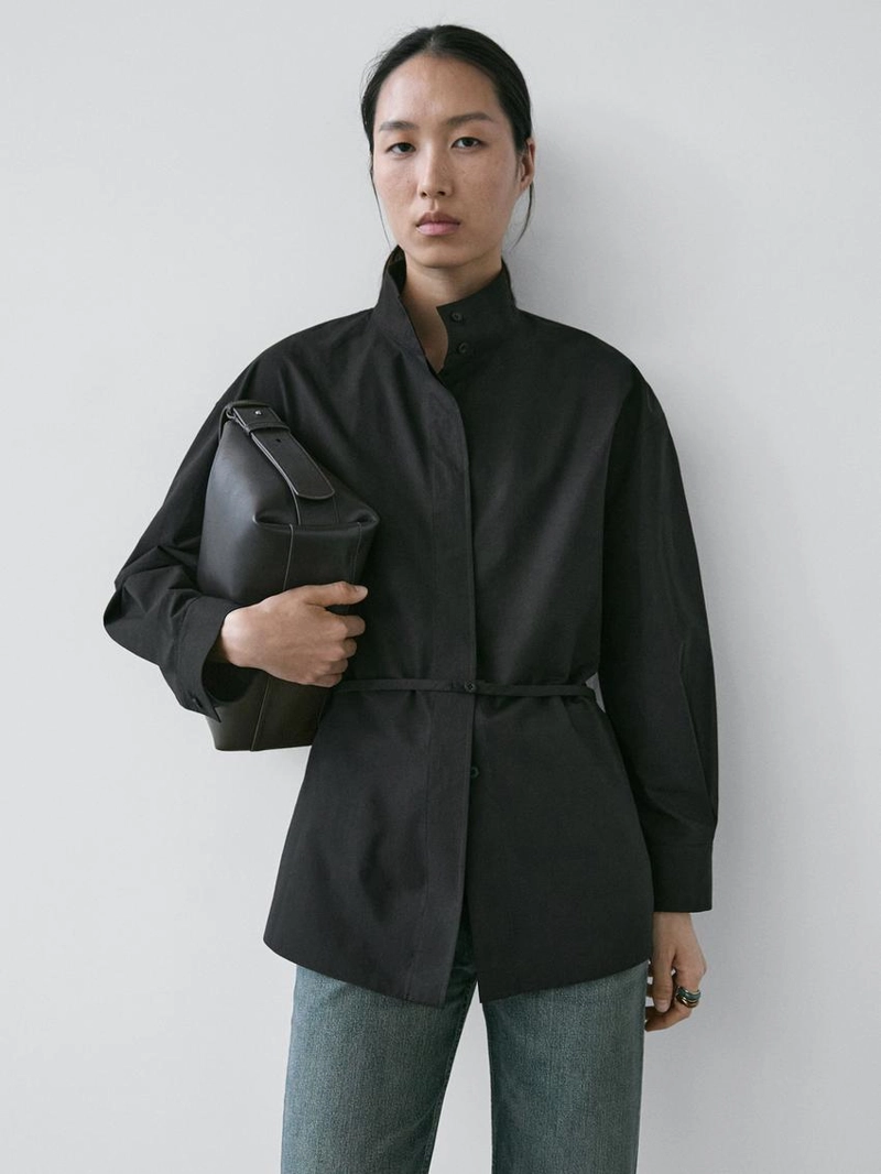 Рубашка с высоким воротником и деталями ленты