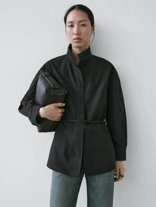 Рубашка с высоким воротником и деталями ленты- Заказать в России