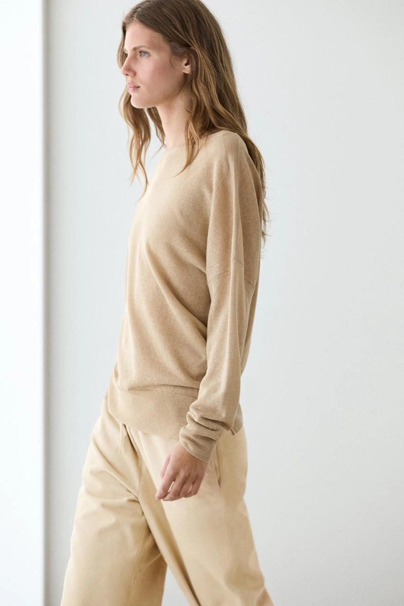 Теплый свитер из 100% льна с открытыми плечами