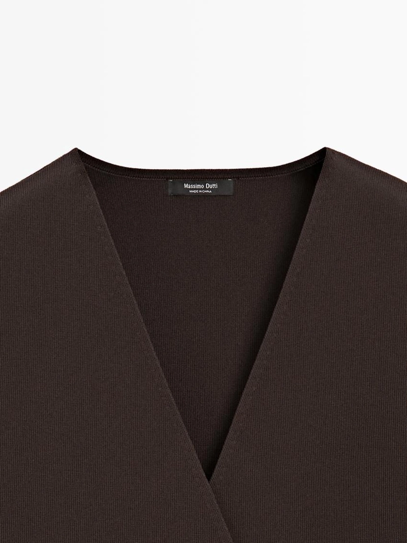 Жилет вязаный с завязками