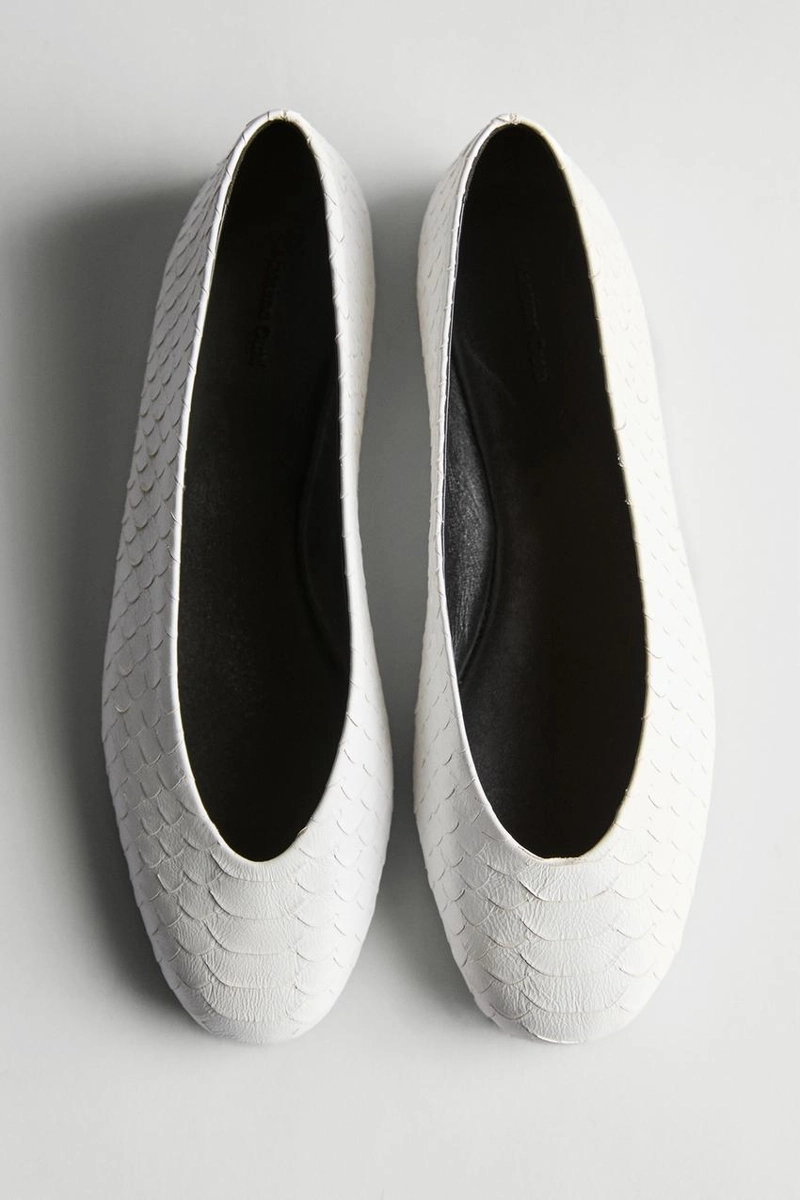 Туфли-балетки с деталями из кожи