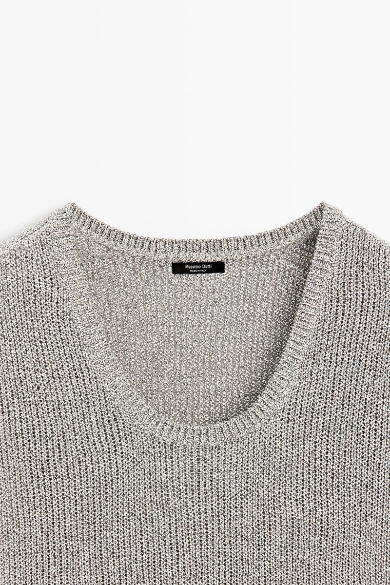 Трикотажный свитер с коротким рукавом и деталями из нитей