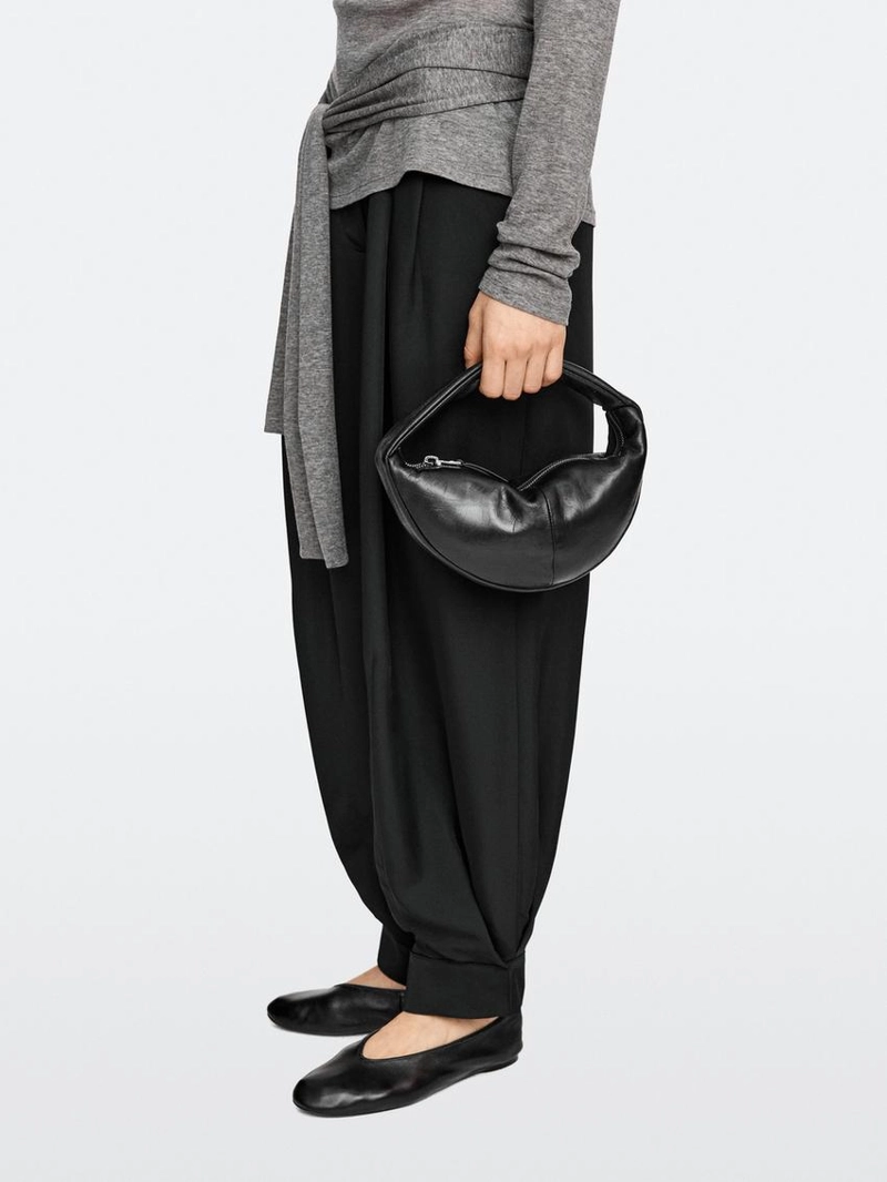 Сумка мини-полумесяц из кожи нубука