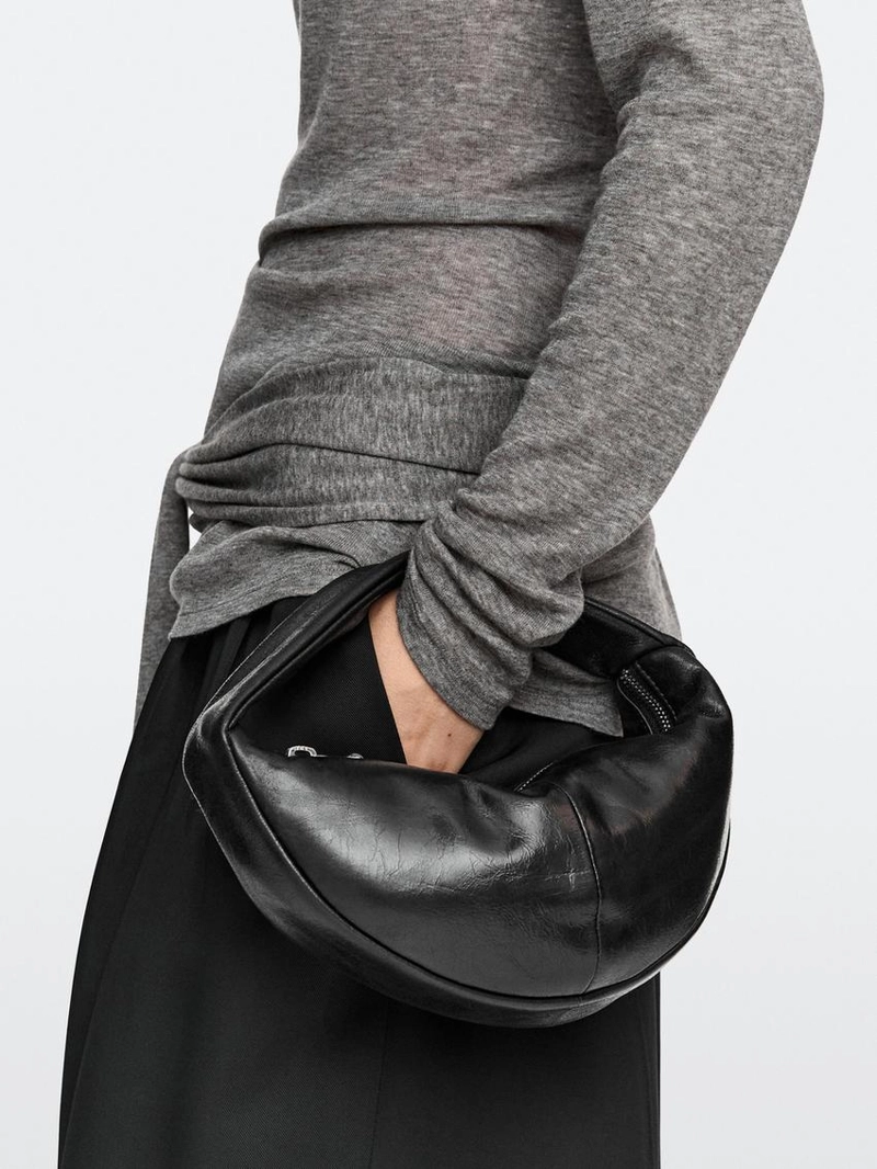 Сумка мини-полумесяц из кожи нубука