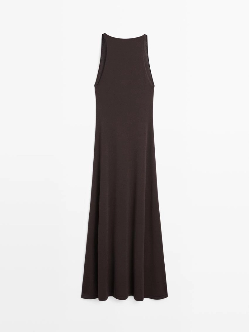 Платье миди с расклешенным v-образным вырезом