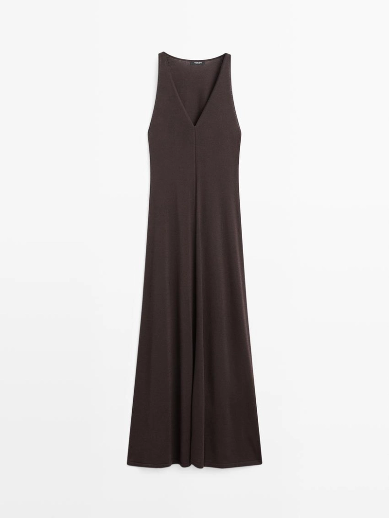 Платье миди с расклешенным v-образным вырезом