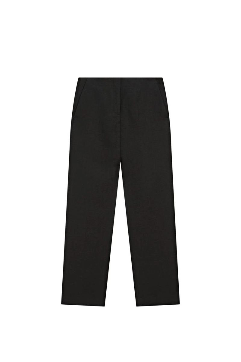 Прямые льняные брюки со свободным кроем