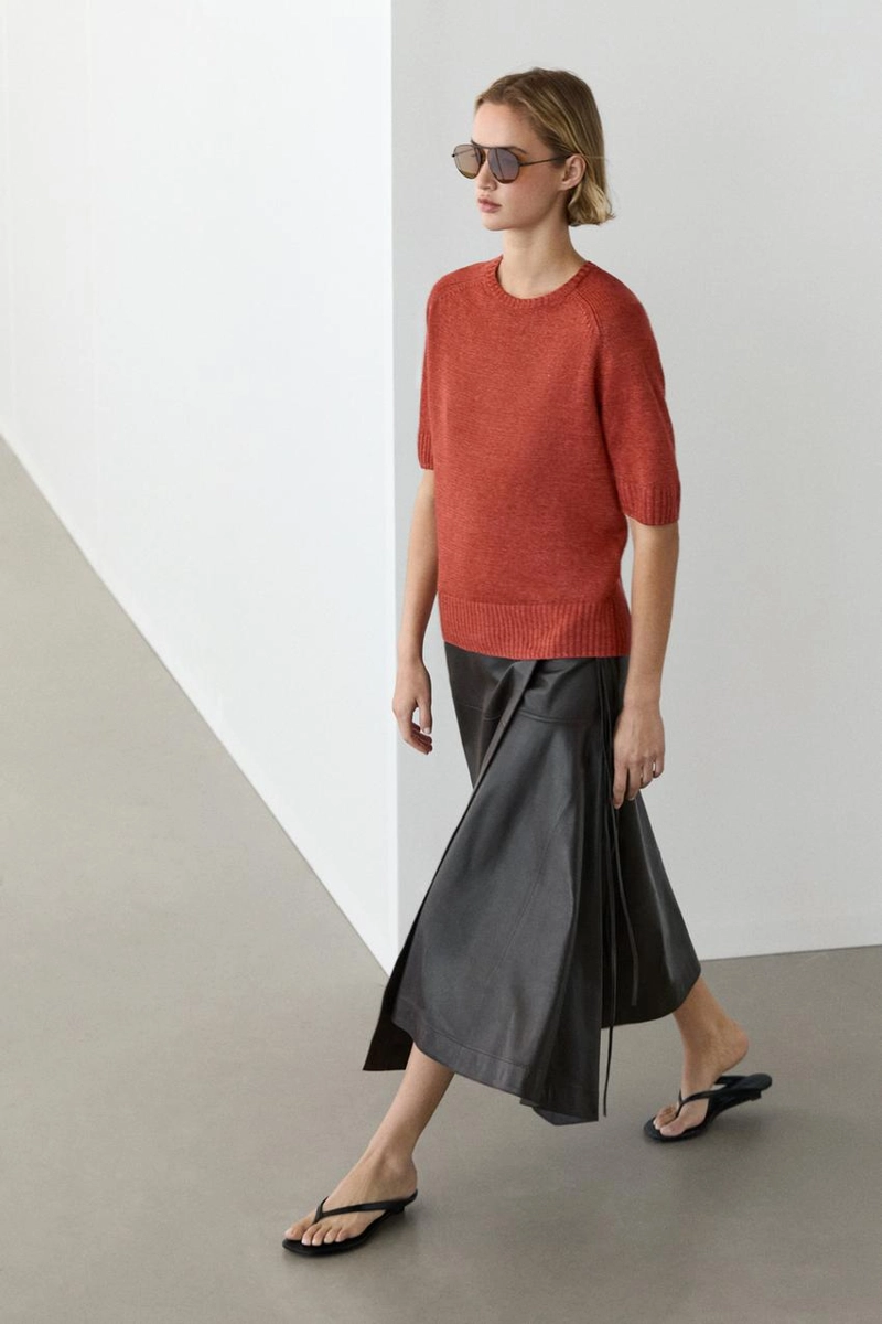 Пуловер с короткими рукавами из льняной пряжи