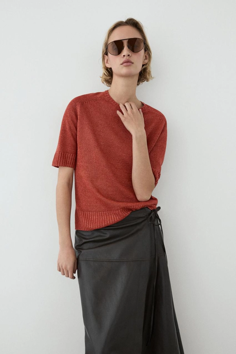 Пуловер с короткими рукавами из льняной пряжи