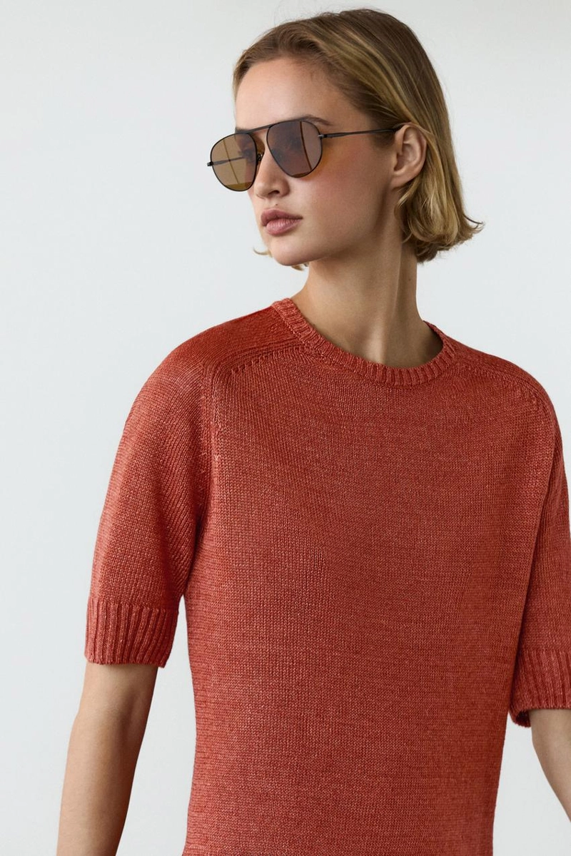 Пуловер с короткими рукавами из льняной пряжи