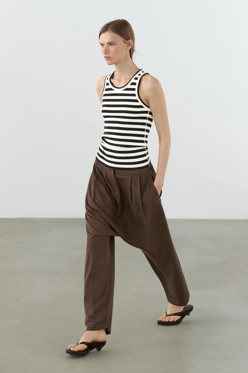 Майка без рукавов с полосатым узором