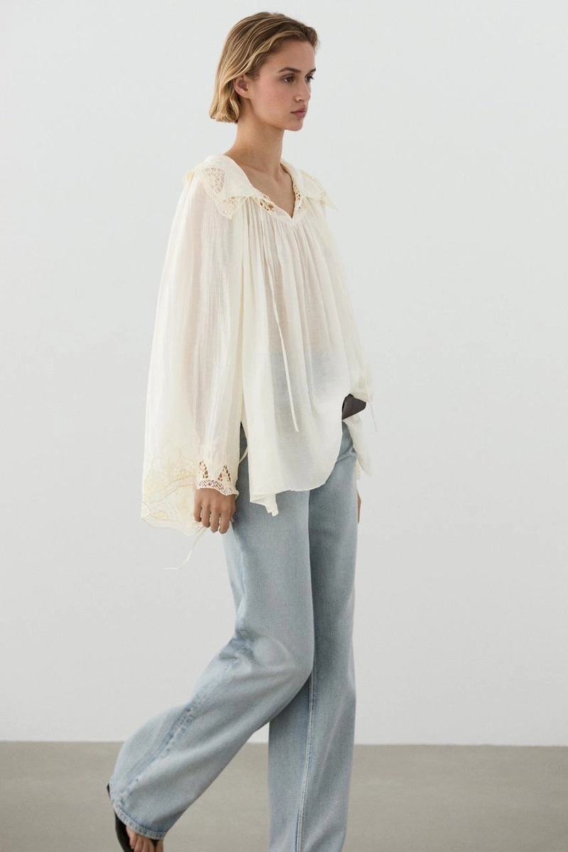 Вышитая блузка в полупрозрачной ткани