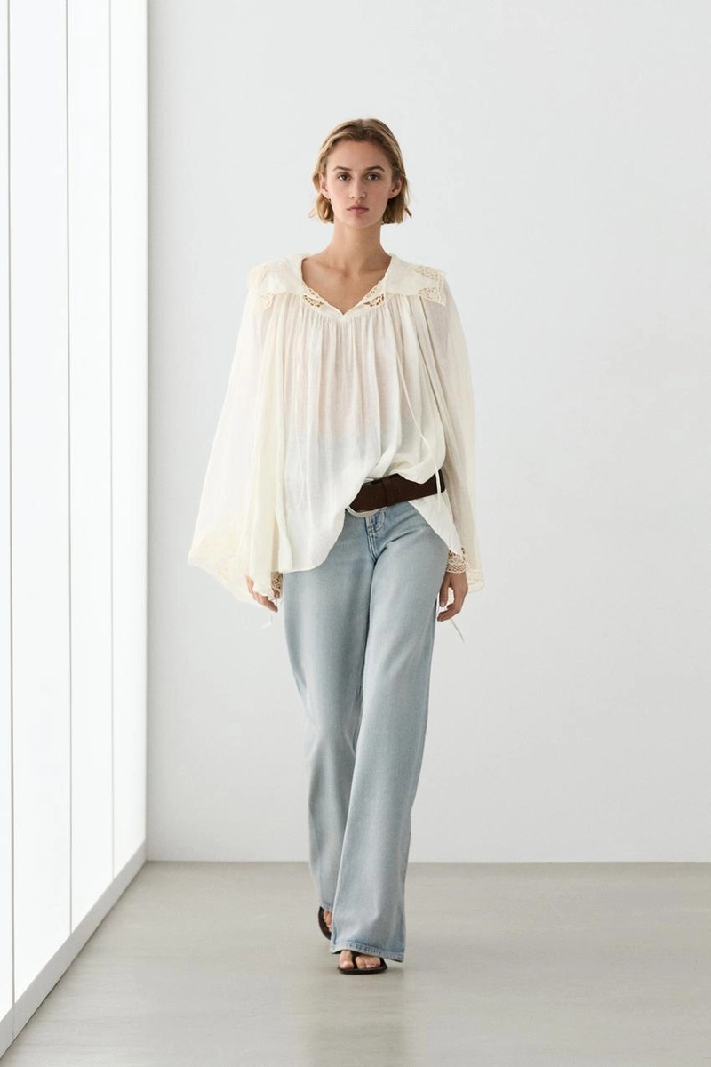 Вышитая блузка в полупрозрачной ткани