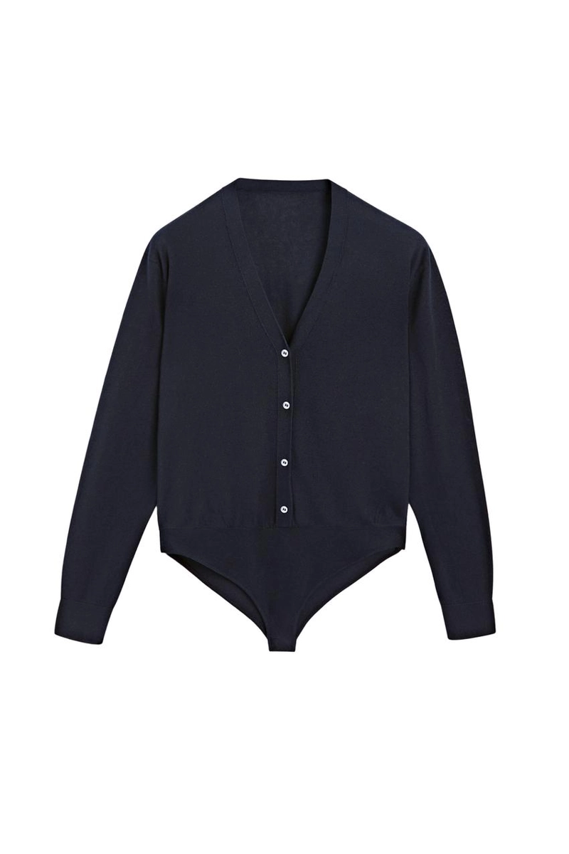 Боди из шелкового смесового материала и брюки из льняного смесового материала