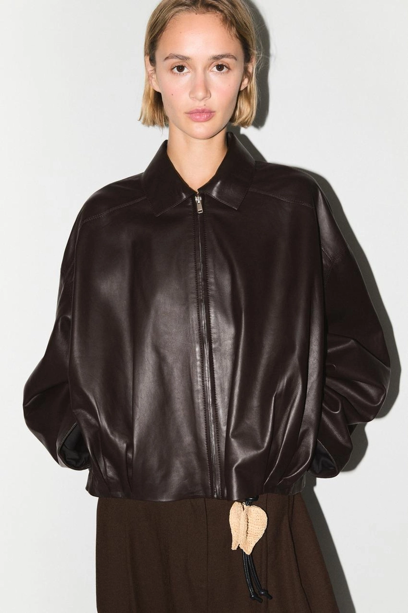 Куртка из мягкой кожи с плиссировкой