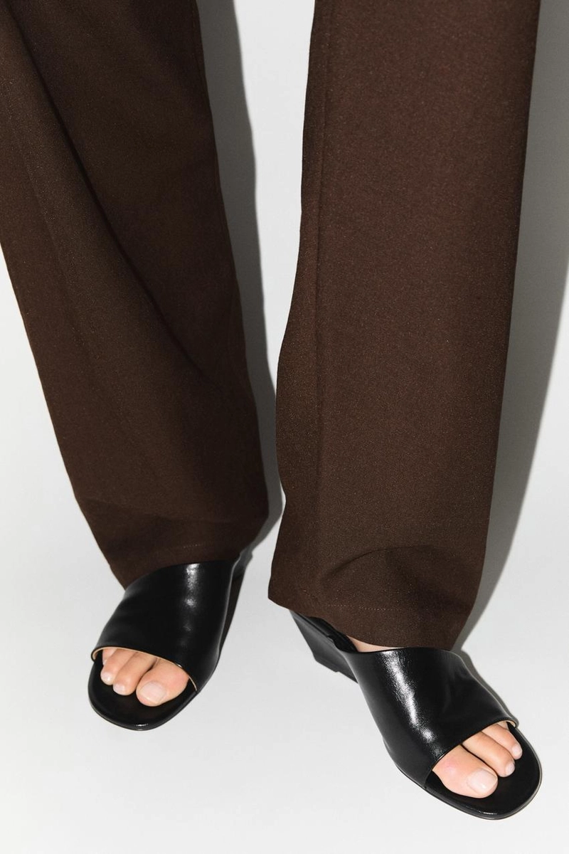 Куртка из мягкой кожи с плиссировкой