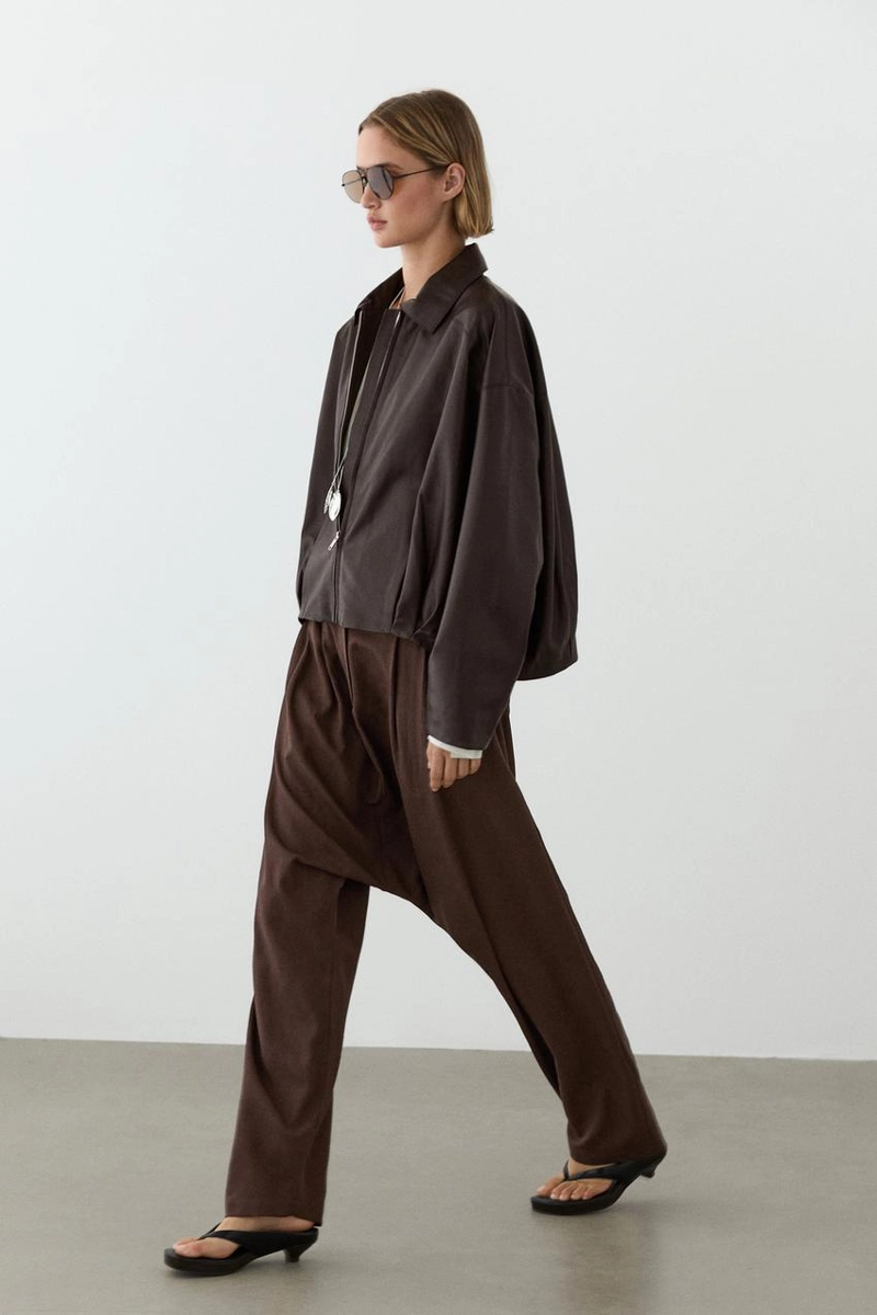 Куртка из мягкой кожи с плиссировкой