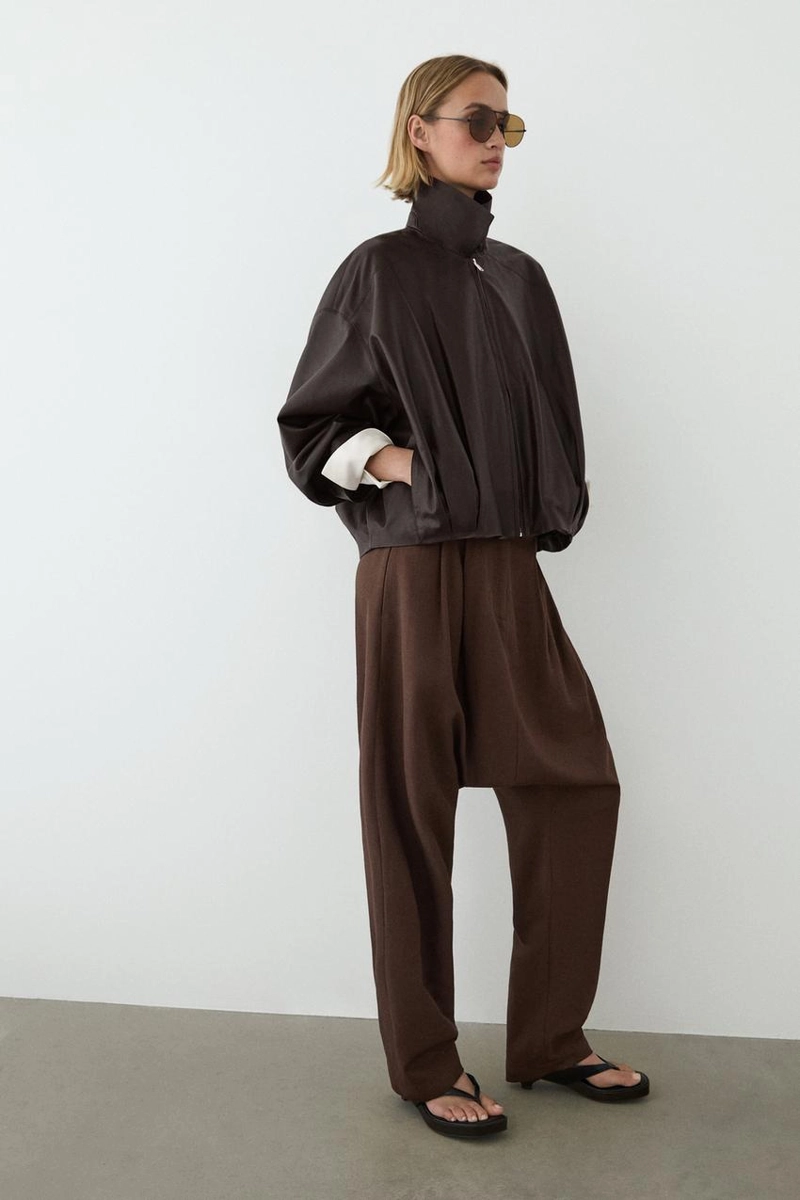 Куртка из мягкой кожи с плиссировкой