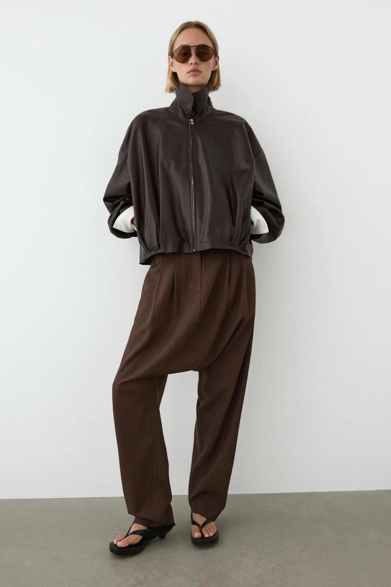 Куртка из мягкой кожи с плиссировкой